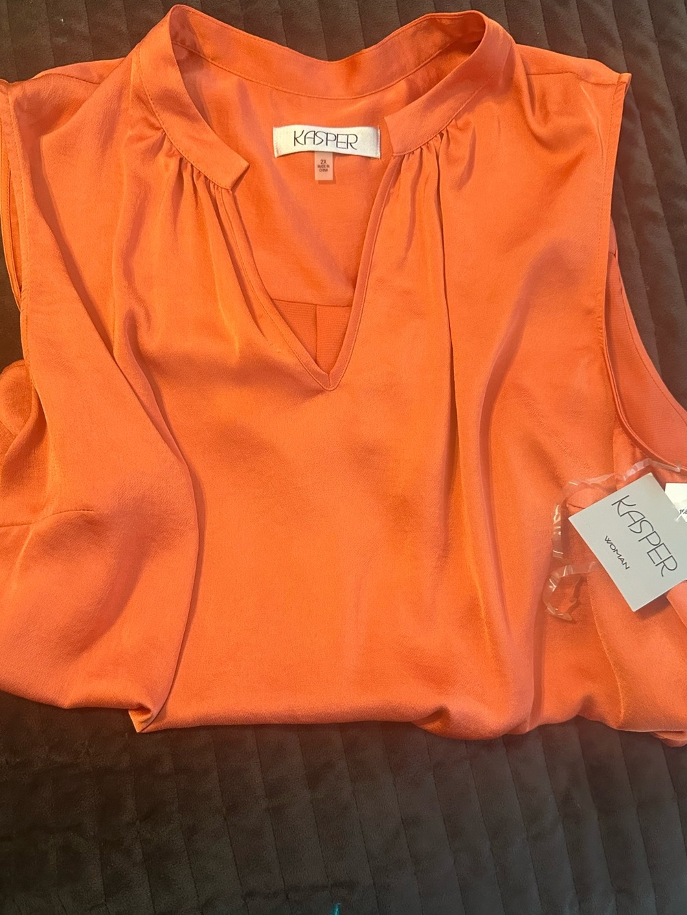 Kasper sleeveless dress shirt